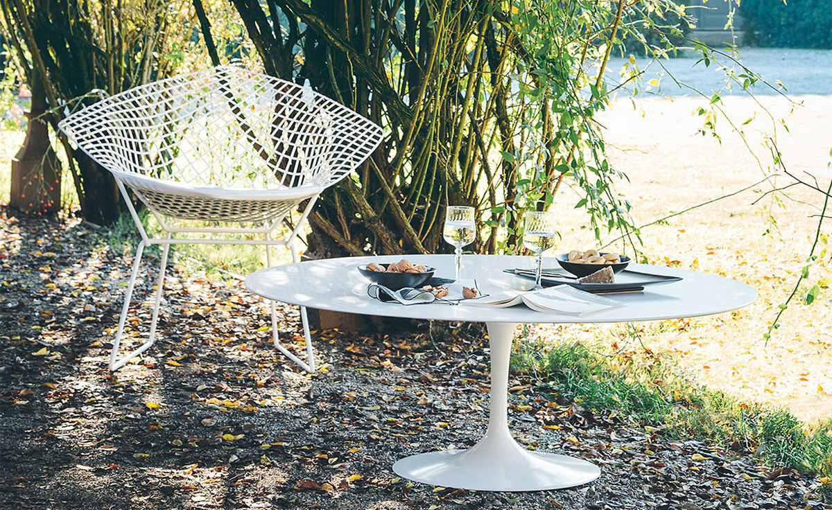 eero-saarinen-outdoor-coffee-table-knoll-2.jpg